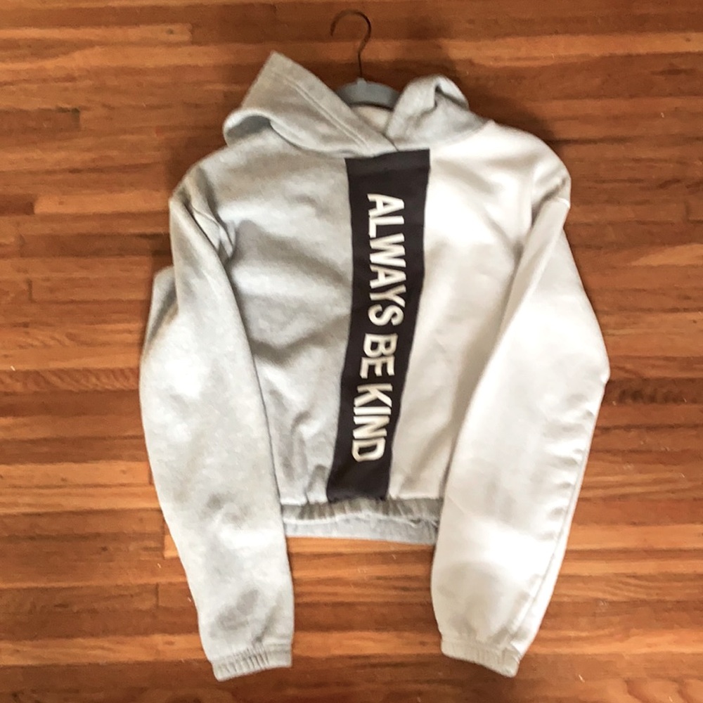 Sweater/hoodie.
